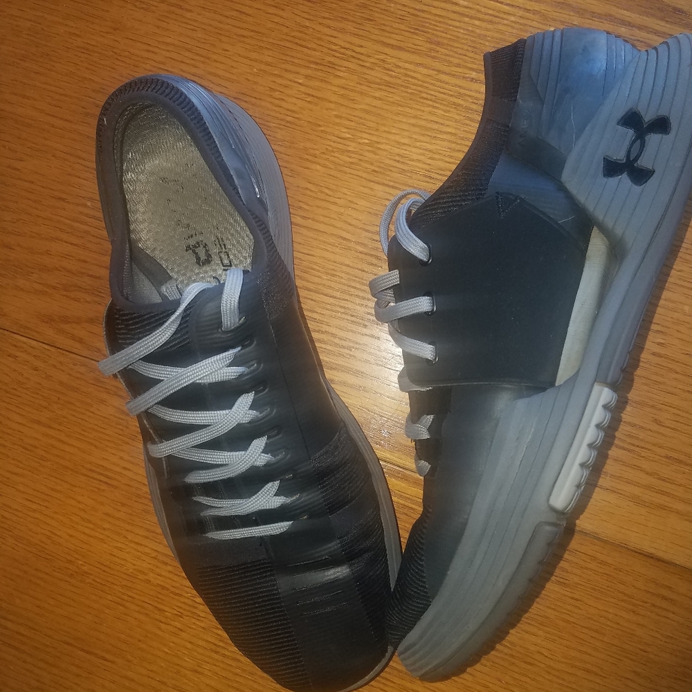 Mens UA 8.5 shoes